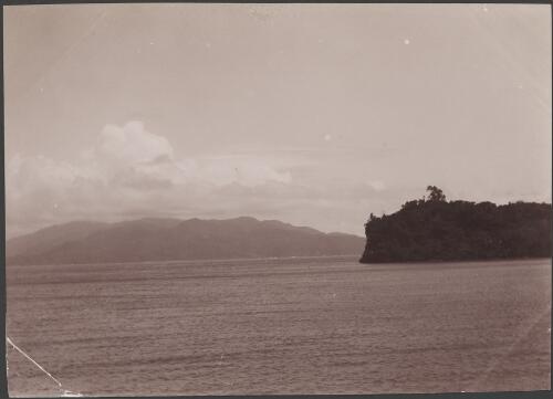 Entrance to Lolowai bay from the south east, Opa, New Hebrides, 1906 / J.W. Beattie