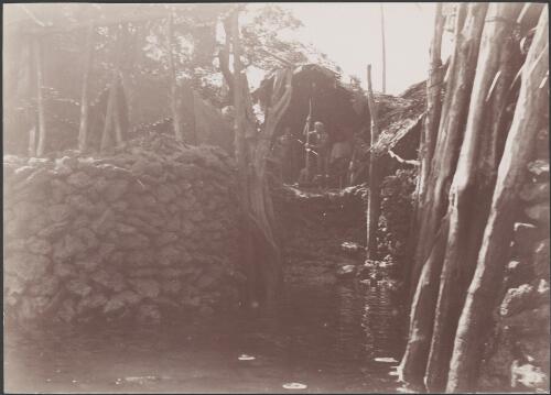 Men's landing place, Ferasiboa, Solomon Islands, 1906, 1 / J.W. Beattie