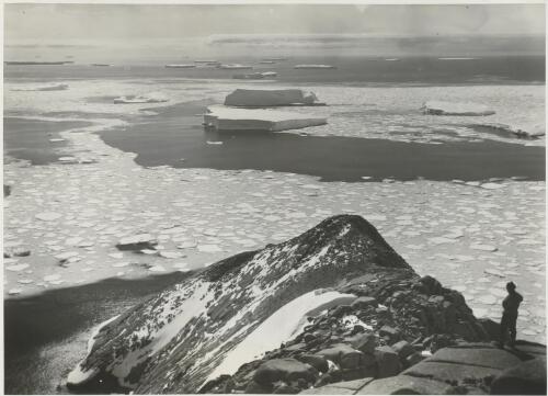 Icebergs and ice floes north of Proclamation Island, Enderby Land, Antarctica, ca. 1930 [picture] / Frank Hurley