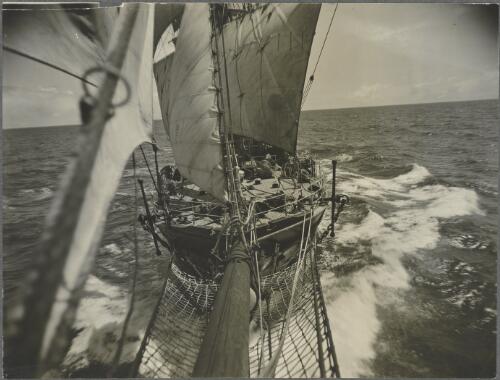 The Discovery at sea, ca. 1930 [picture] / Frank Hurley