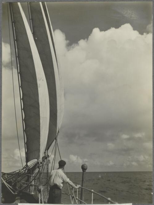 The Discovery heading south on the way to Kerguelen Islands, ca. 1930 [picture] / Frank Hurley
