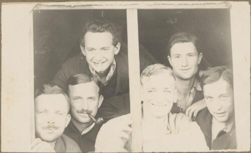 Original photographs of scenes in the German Concentration Camps in Australia, 1914-1920 [picture]