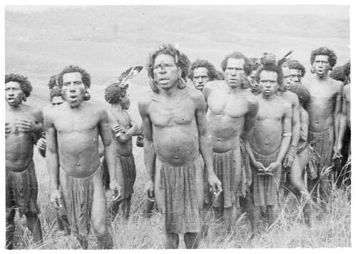 A group of Chimbu men, photographed by Michael Leahy on his 1933 expedition into the Wahgi Valley [picture] / Michael Leahy