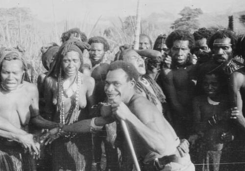Kanaka women, Papua New Guinea, 1933 [picture] / Michael Leahy
