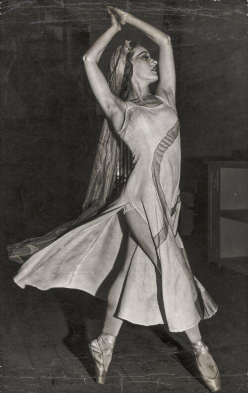 Laurel Martyn in Vltava, Borovansky Ballet, 1940 [picture]