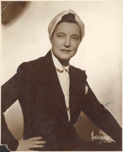 Portrait of Madge Elliott [picture] / Maurice Seymour