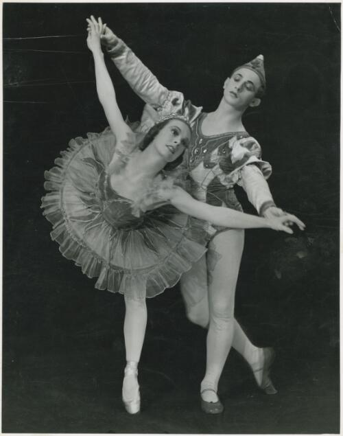 Edna Busse and Martin Rubinstein in the Bluebird pas de deux, Borovansky Ballet [2] [picture] / Phil Ward, Sydney