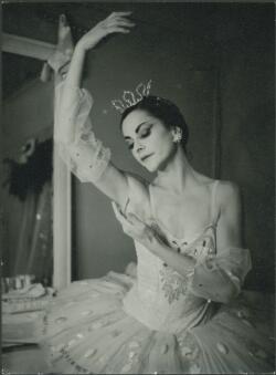 Kathleen Gorham as Aurora in The Sleeping Princess, Borovansky Ballet