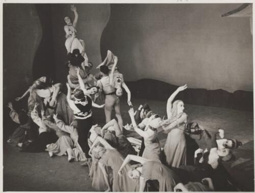 Dancers of the Borovansky Ballet in Fantasy on Grieg's Concerto in A minor [picture] / Pix