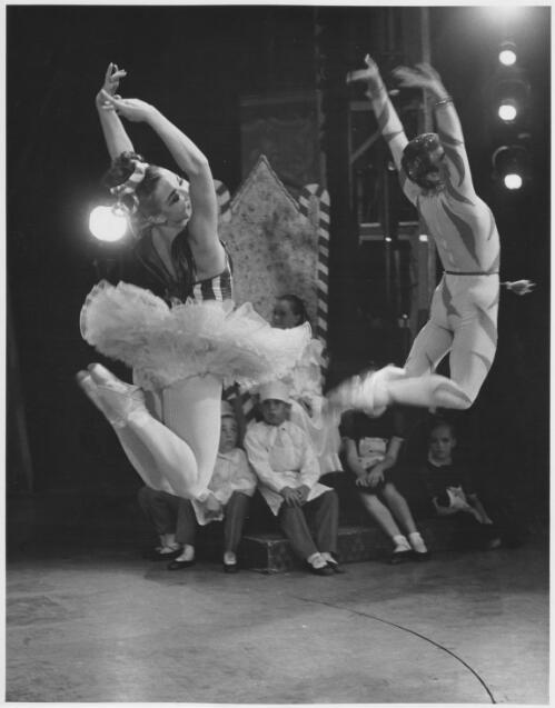 Dancers of The Australian Ballet in The Nutcracker, 1963 [2] [picture] / Eric Smith