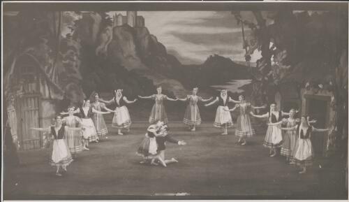 Sally Gilmour and Walter Gore in Giselle Act I, Ballet Rambert Australian tour, 1947-1949 [1] [picture] / Jean Stewart, Toorak