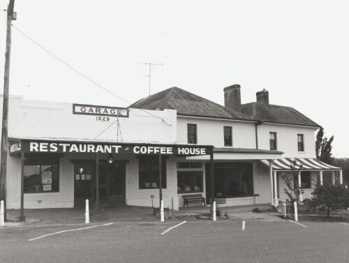Braidwood NSW, 1994 : Restaurant and coffee house [picture] / Brendan Bell