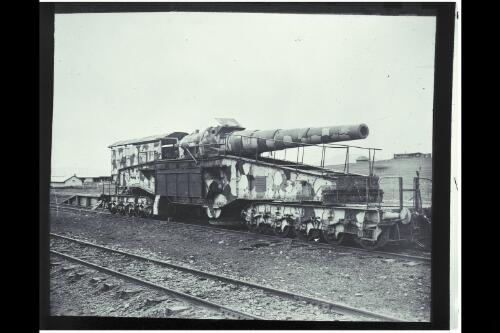 Relic of 1914-1918 war "The Big Gun" which stood at corner of Wentworth Avenue and Cunningham Street [picture] / W.J. Mildenhall
