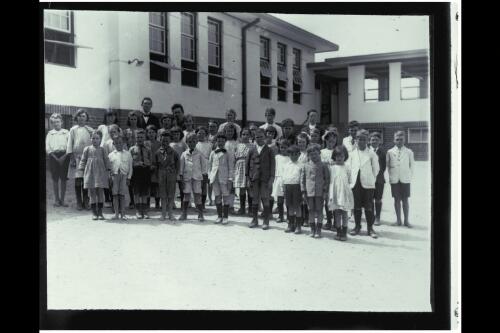 First scholars at Telopea Park School, Canberra, 1923 [picture] / W.J. Mildenhall