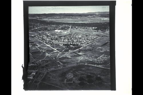 Aerial view of Reid and War Memorial [picture] / W.J. Mildenhall