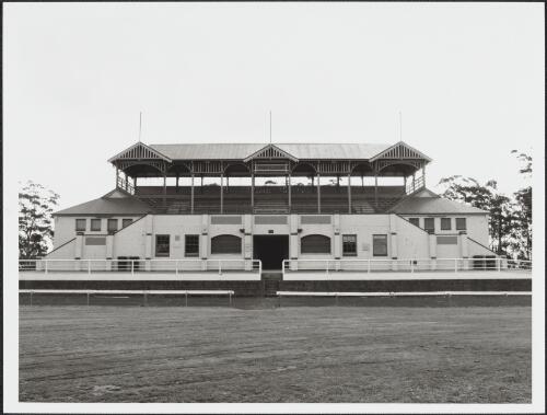 Nowra Showground Pavilion [picture] / Brendan Bell