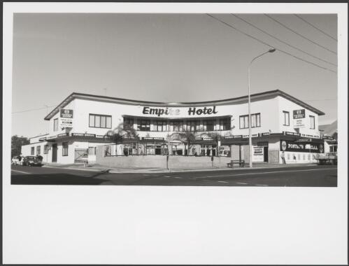 Empire Hotel, Nowra [picture] / Brendan Bell