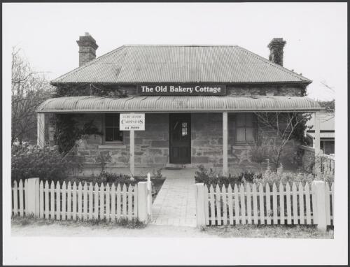 Berrima NSW : The Old Bakery Cottage, Old Hume Highway [picture] / photography by Raymond de Berquelle