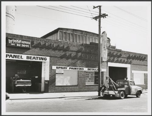 Bega garage - originally Balamain Brothers workshop in 1909 [picture] / Brendan Bell