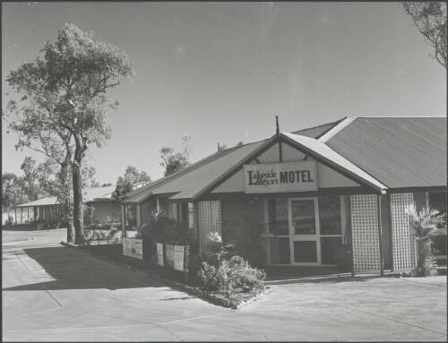 Lakeside Resort Motel, Kununurra. 1994 [picture] / Reg Alder