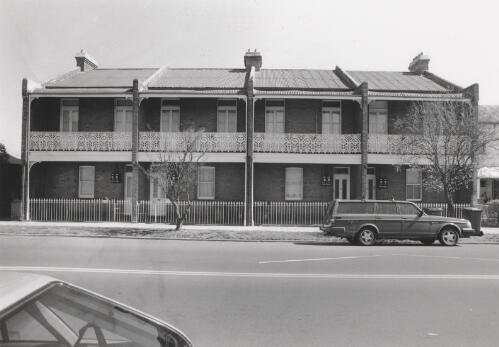 Row of houses in Lithgow St, Lithgow [picture] / photography by Raymond de Berquelle