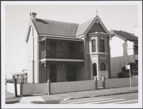 Old Station master's Residence (Heritage Trust Building erected in 1885) in Newcastle 1994 [picture] / Brendan Bell