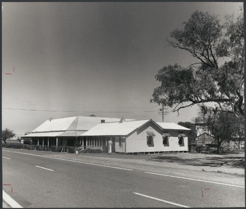 Tattersall's Hotel, Barringun, New South Wales, ca. 1972 [picture] / Bruce Howard