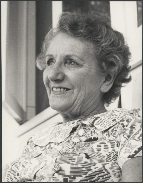 Beryl McGuire, licensee of the pub, Hall's Creek, Western Australia, ca. 1972 [picture] / Bruce Howard