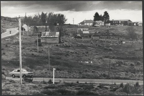 View of old cottages with hotel in background, Kiandra, New South Wales, ca. 1972 [picture] / Bruce Howard