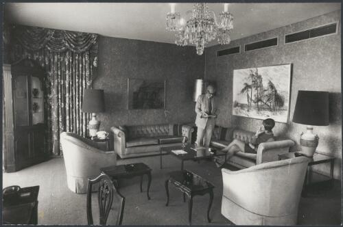 A suite in the Parmelia Hotel, Perth, Western Australia, ca. 1972 [picture] / Bruce Howard