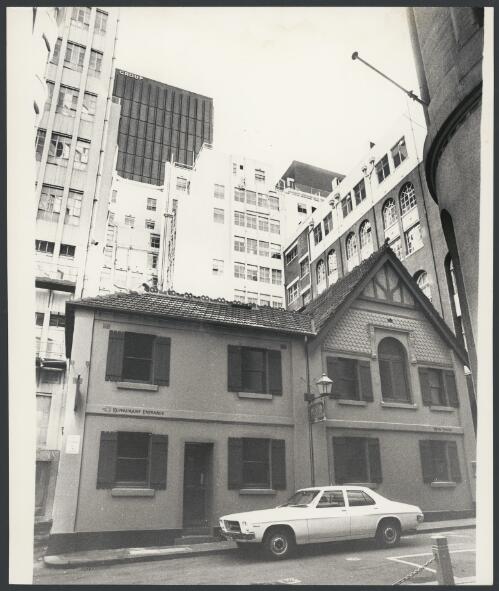Mitre Tavern, Bank Place, Melbourne, Victoria, ca. 1972 [picture] / Bruce Howard