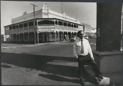 Weiley's Hotel, South Grafton, New South Wales, ca. 1972 [picture] / Bruce Howard
