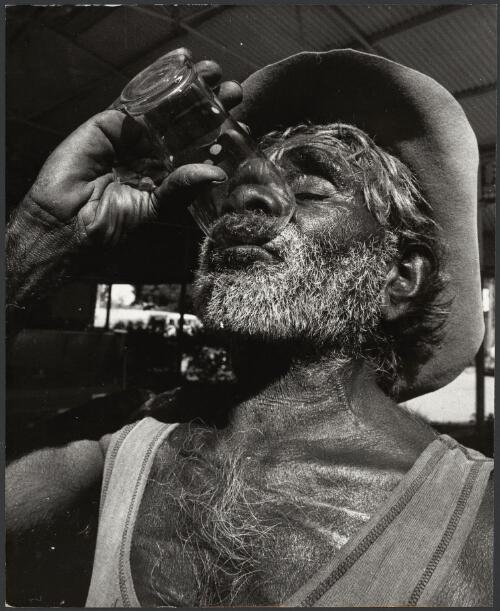 Go Go Jack, drinking in the bar at Fitzroy Crossing, Western Australia, ca. 1972 [picture] / Bruce Howard