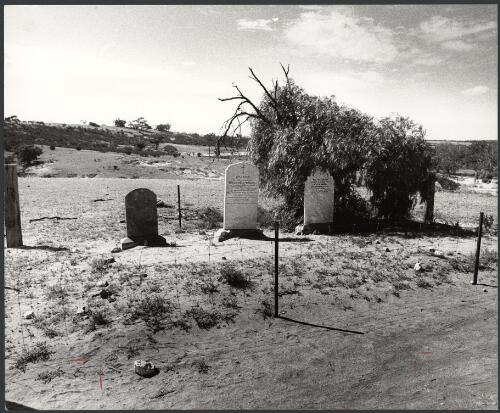 Graves at Overland Corner, South Australia, ca. 1972, 1 [picture] / Bruce Howard