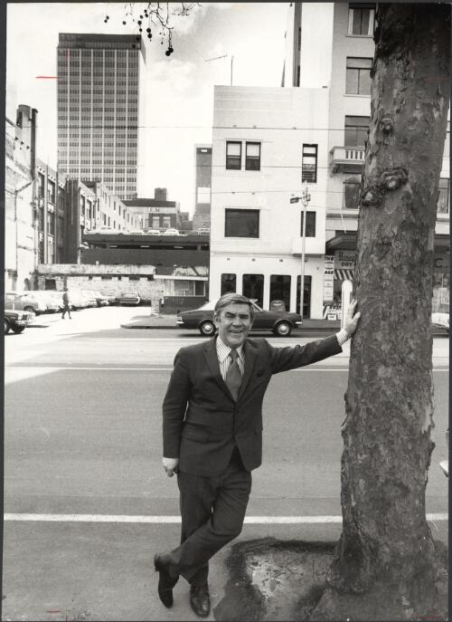 Lou Richards outside his Phoenix Hotel, Flinders Street, Melbourne, Victoria, ca. 1972 [picture] / Bruce Howard