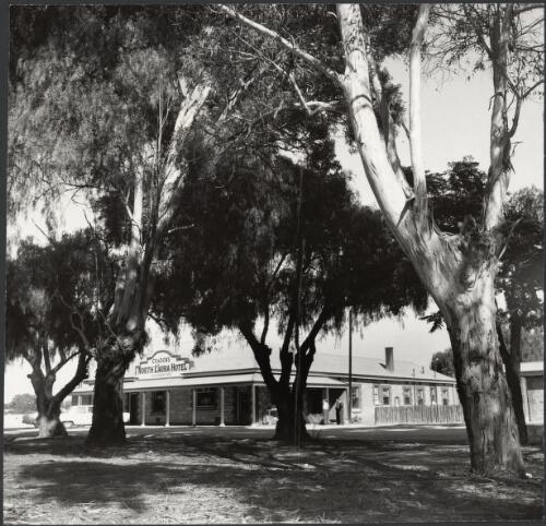 North Laura Hotel, North Laura, South Australia, ca. 1972 [picture] / Bruce Howard