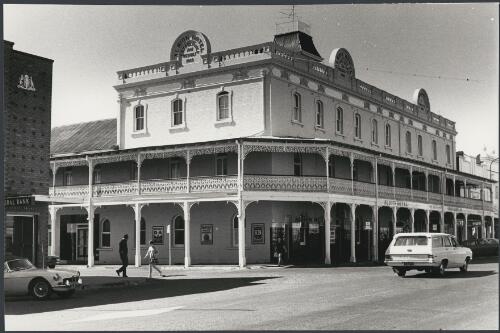 The Albion Hotel, Forbes, New South Wales, ca. 1972 [picture] / Bruce Howard