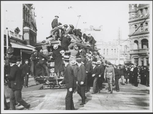 Clinging room only on the Watson's Bay tram, off to observe the American Fleet, Sydney, 1908 [picture]