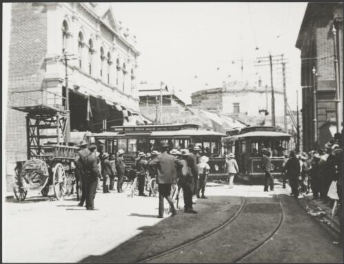 The first run on the track of the tramway at Fremantle, Western Australia, 30 October 1905 [picture]