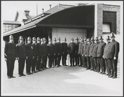 Constabulary awaiting the arrival of the Duke and Duchess of York, Melbourne?, 1927 [picture]
