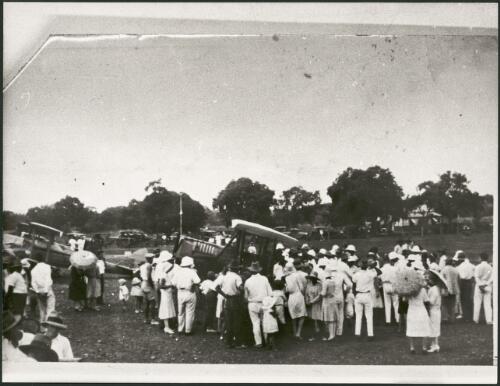 Crowd looking at planes, ca. 1930 [picture]