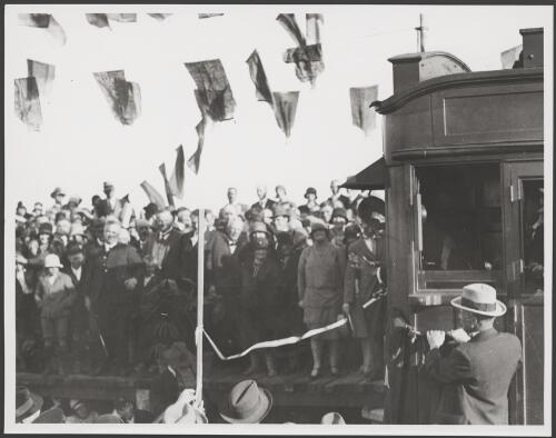 Crowd at the opening of a new suburban train line, Melbourne, ca. 1925, 1 [picture]
