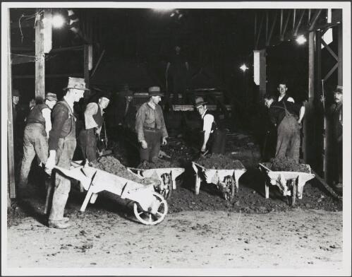 Labourers working the night shift, Melbourne? ca. 1925 [picture]