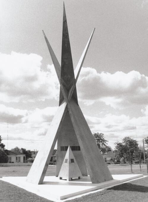 War Memorial to participants in the Beaufort Training School of WW2, Bairnsdale. 1994 [picture] / John Werrett