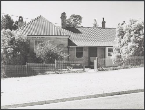 Berrima NSW, October 1994 : Berrima Public School [picture] / Reg Alder