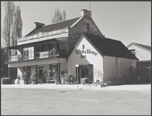 Berrima NSW, October 1994 : White Horse Inn [picture] / Reg Alder