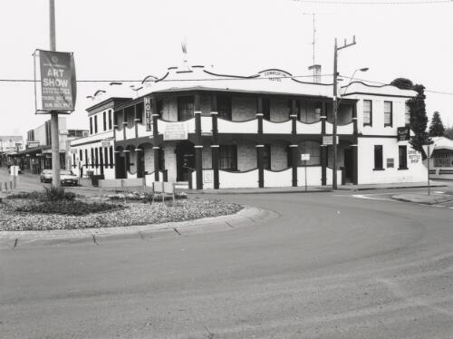 Commercial Hotel, 1860. Thompson Street. Substantial remodelling of timber verandah and faade in early 1920s. Hamilton, 1994 [picture] / Grant Ellmers