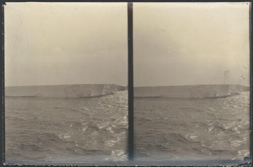 [Ice cliffs along the coastline, Australasian Antarctic Expedition, 1911-1914] [picture]