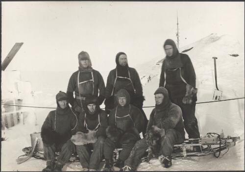 [Seven members of the Western Base Group, Australasian Antarctic Expedition, 1911-1914] [picture] / Hoadley