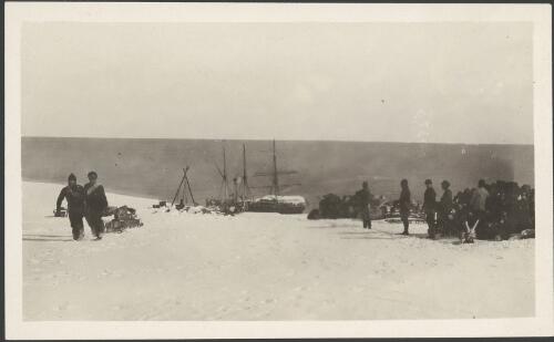 [Unloading supplies from the Aurora, Australasian Antarctic Expedition, 1911-1914, 2] [picture] / [Andrew Watson]